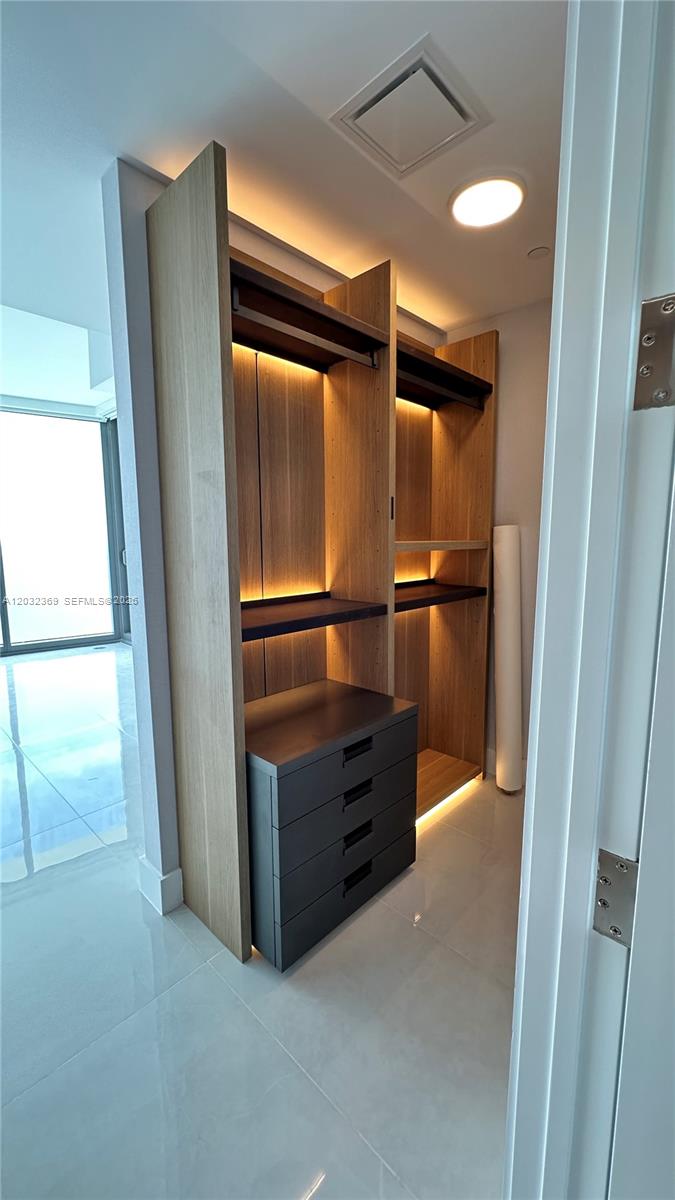 See details 3804 2 / 3 1571 sq. ft. $ 2026-06-06 0 Photo