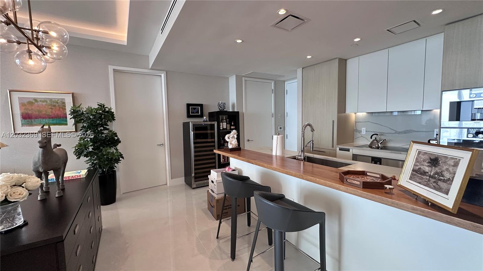 See details 3804 2 / 3 1571 sq. ft. $ 2026-06-06 0 Photo