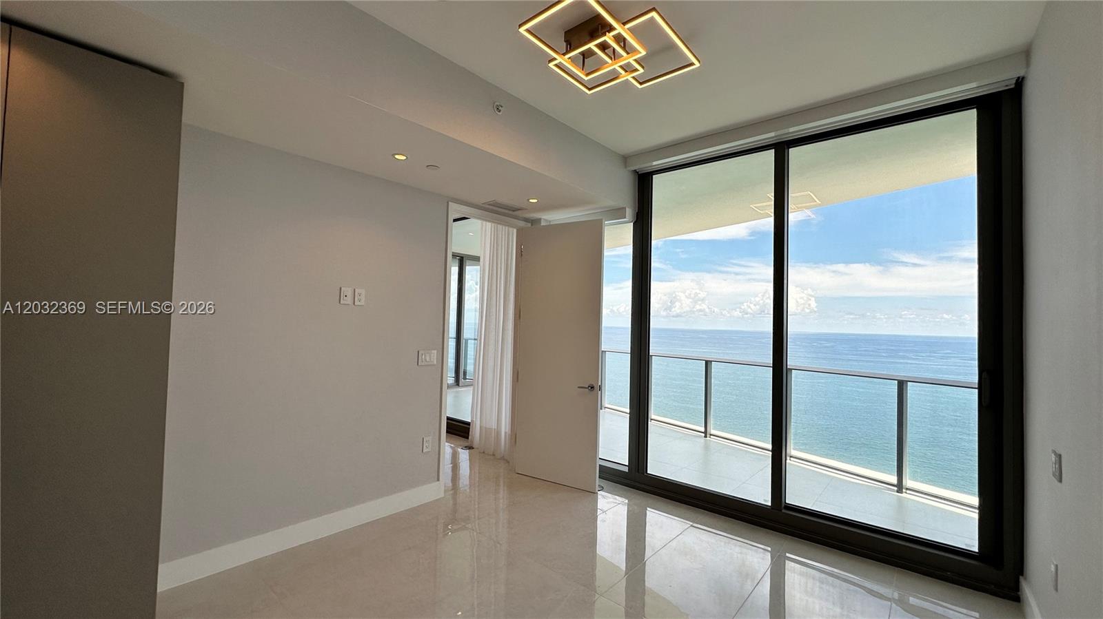 See details 3804 2 / 3 1571 sq. ft. $ 2026-06-06 0 Photo