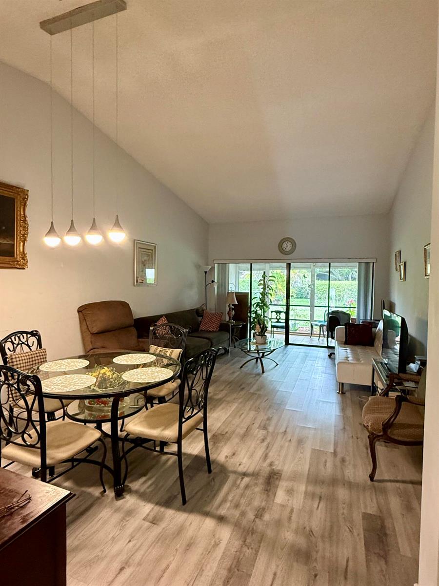 B 2 / 2 1123 sq. ft. $ 2026-07-24 0 foto