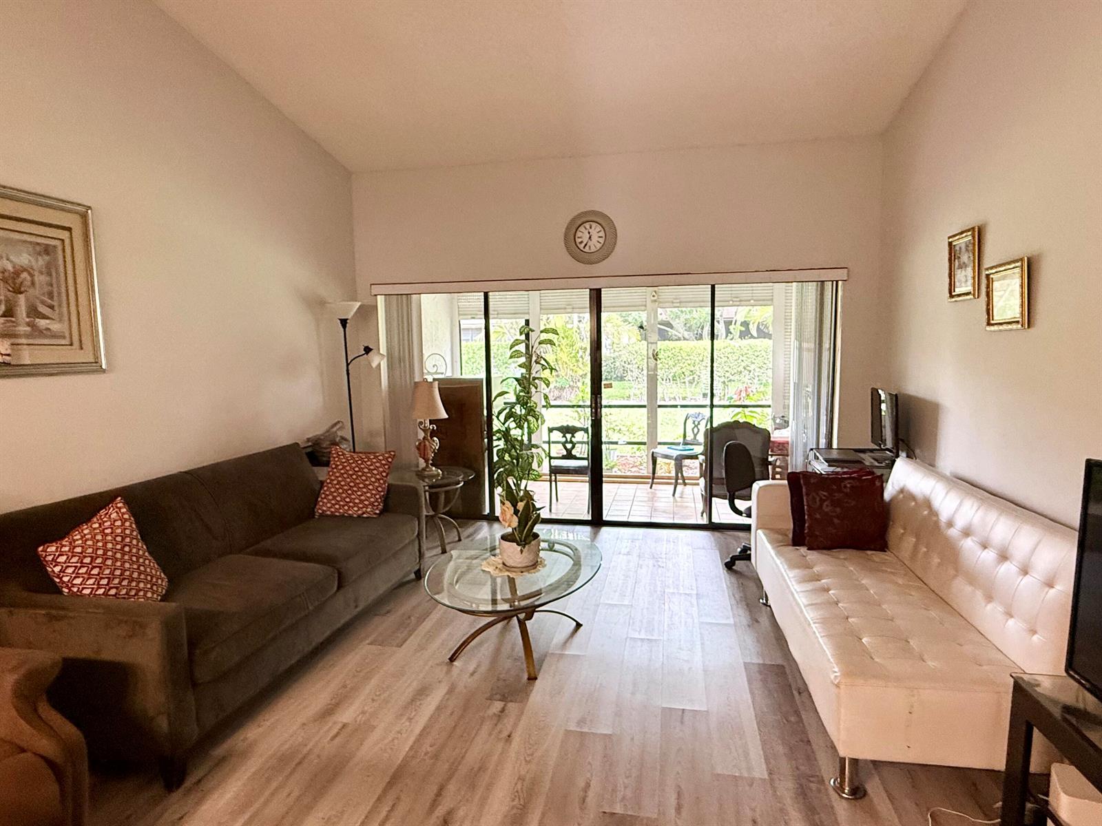B 2 / 2 1123 sq. ft. $ 2026-07-24 0 foto