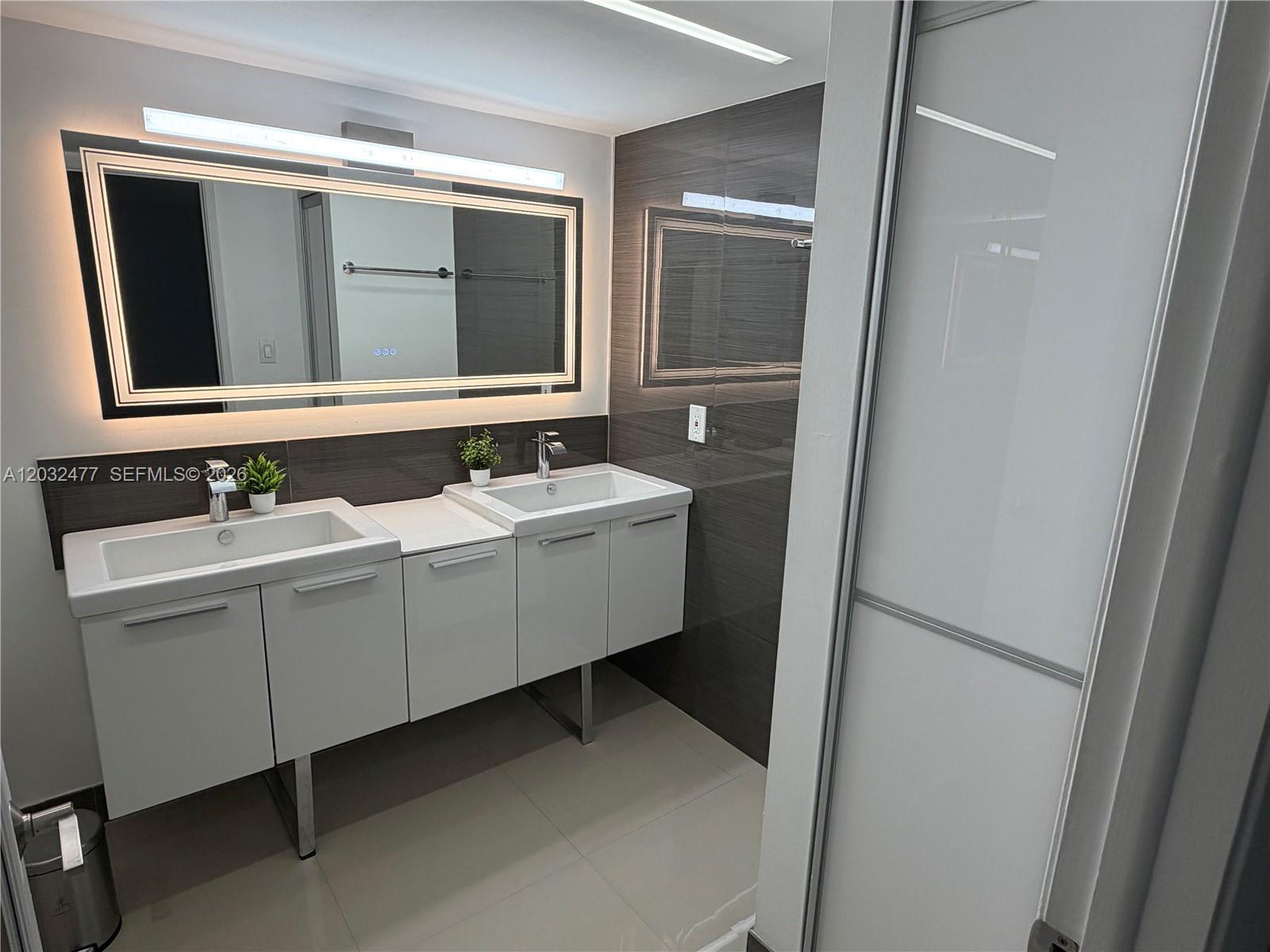 Photo of 3300 192nd St #1109, Aventura, Florida, 33180 - Double Sink Vanity