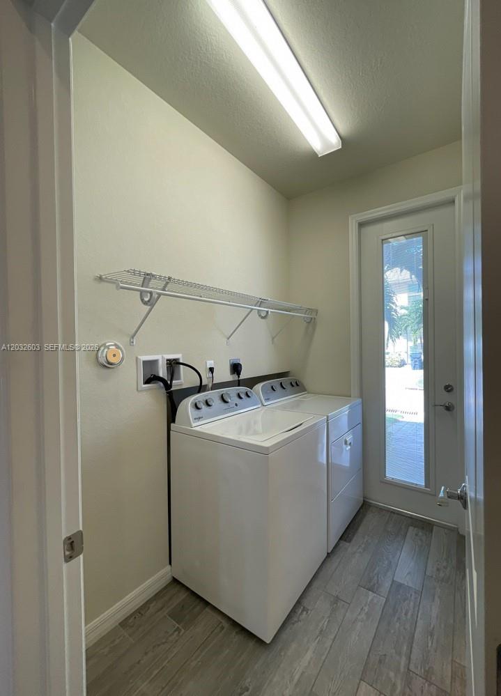 4920 3 / 3 1421 sq. ft. $ 2026-06-07 0 foto