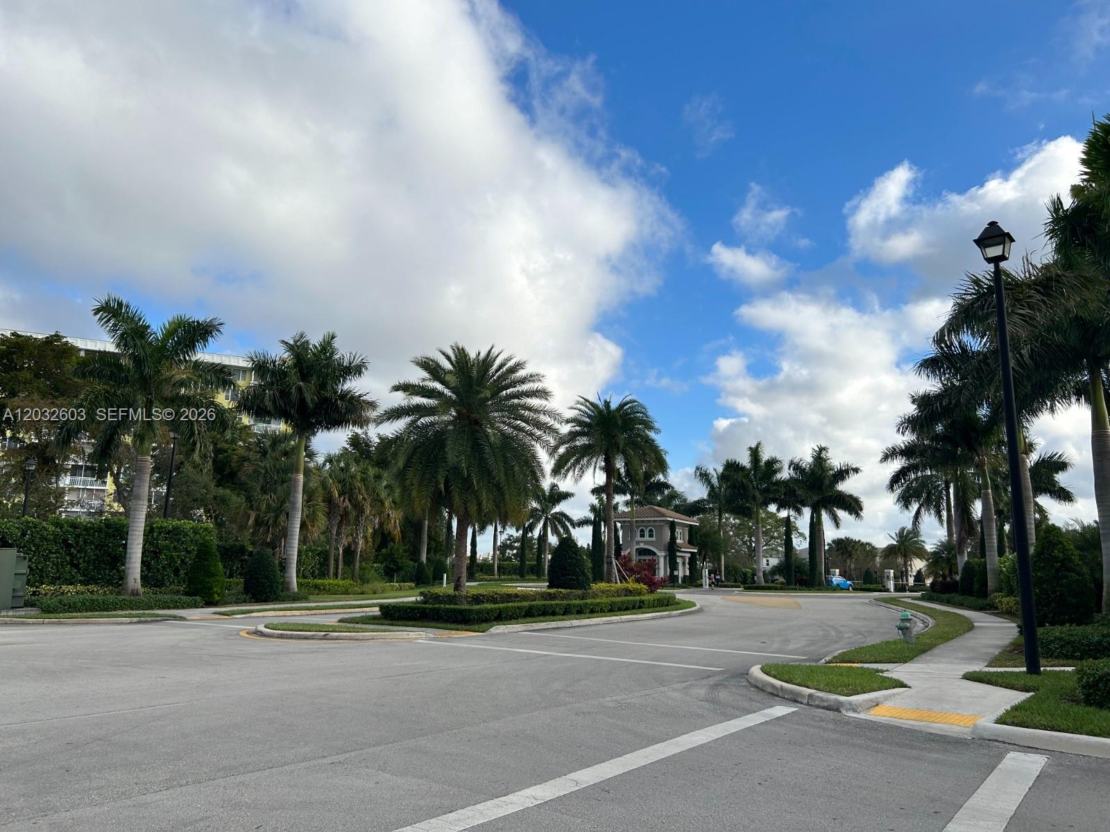 4920 3 / 3 1421 sq. ft. $ 2026-06-07 0 foto