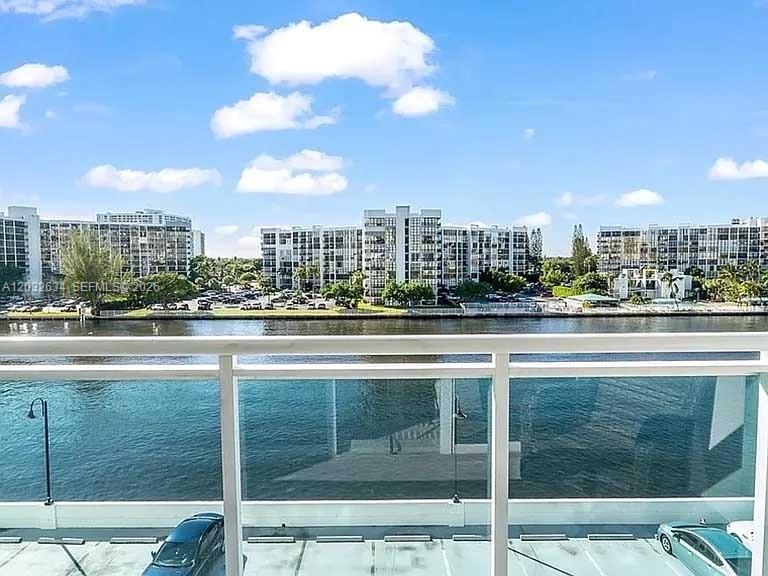 Photo of 3000 Ocean Dr #420, Hollywood, Florida, 33019 -