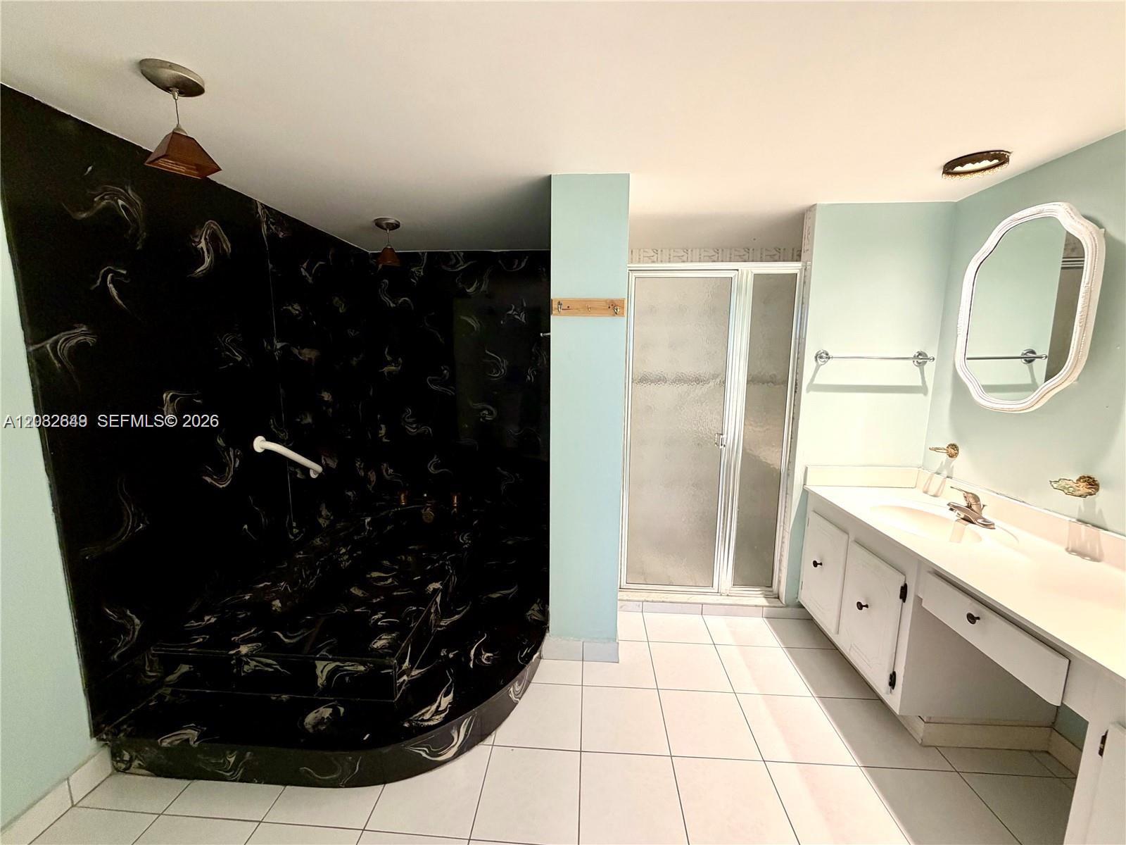 Photo of 1833 Ocean Dr #1202, Hallandale Beach, Florida, 33009 -