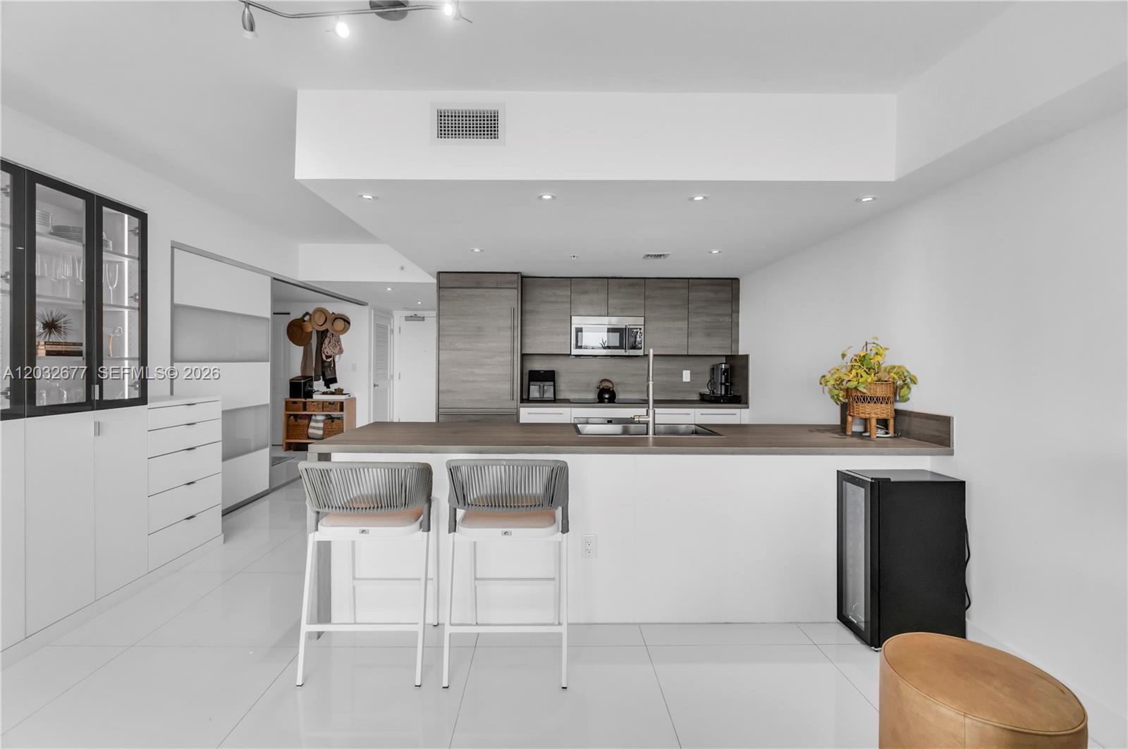 Photo of 400 Sunny Isles Blvd  #1917, Sunny Isles Beach, Florida, 33160 - 