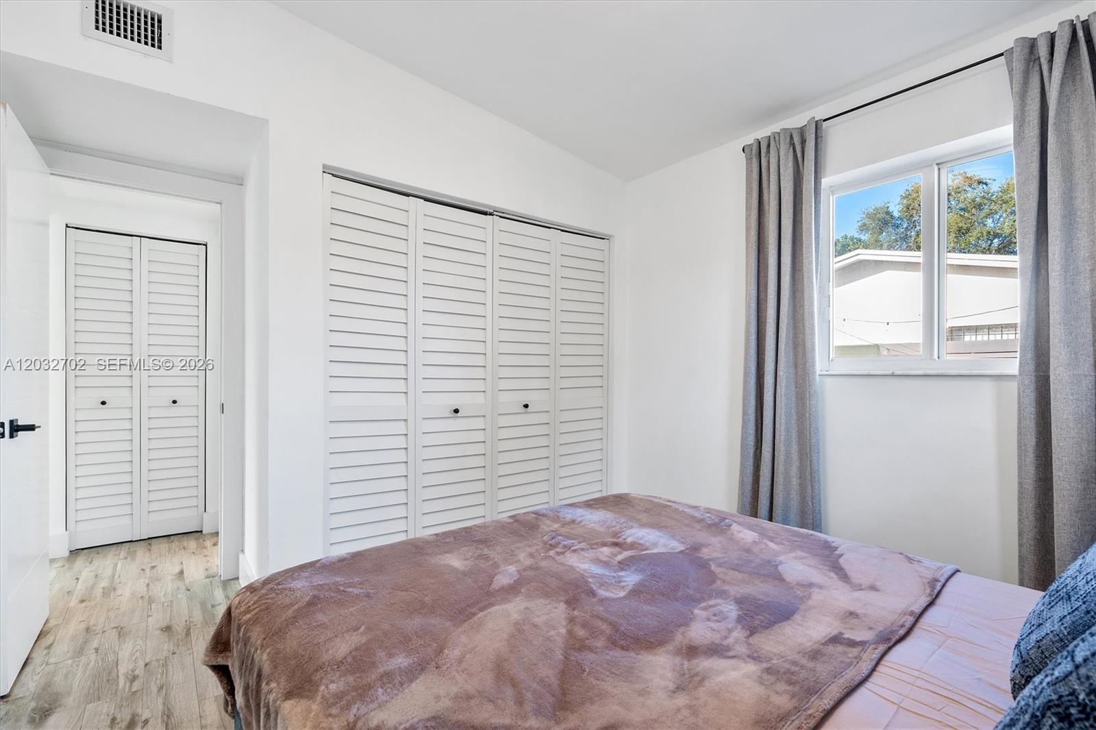 See details / 1281 sq. ft. $ 2026-06-07 0 Photo