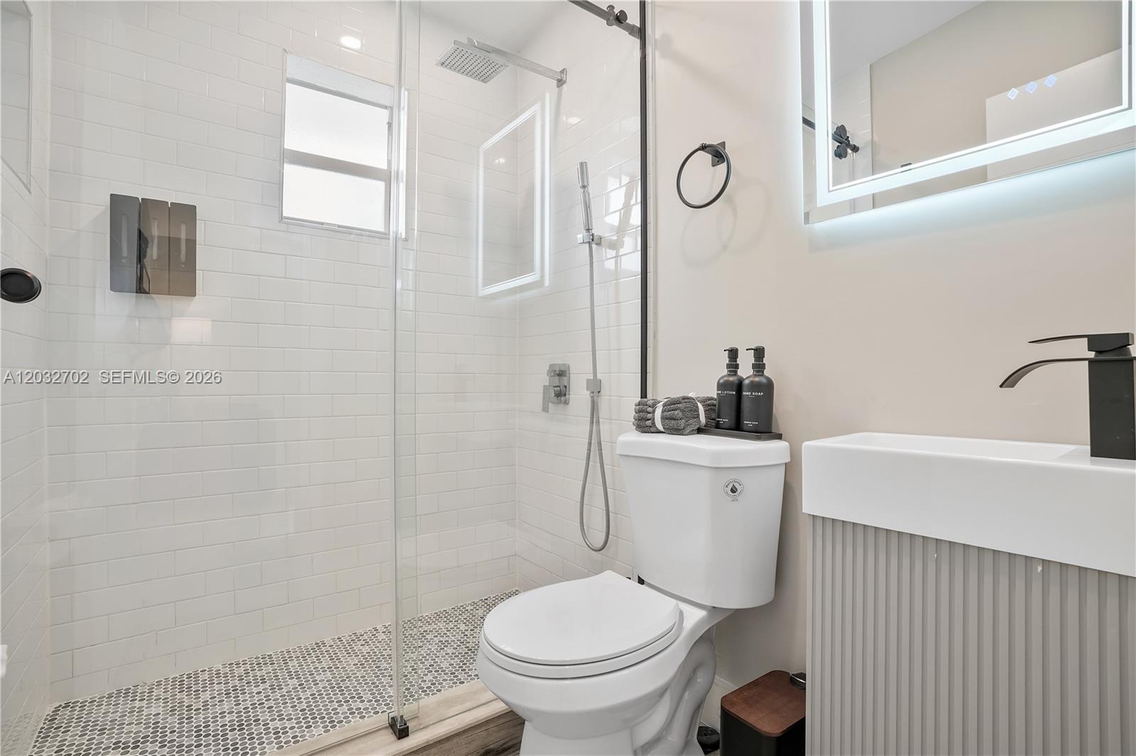 See details / 1281 sq. ft. $ 2026-06-07 0 Photo