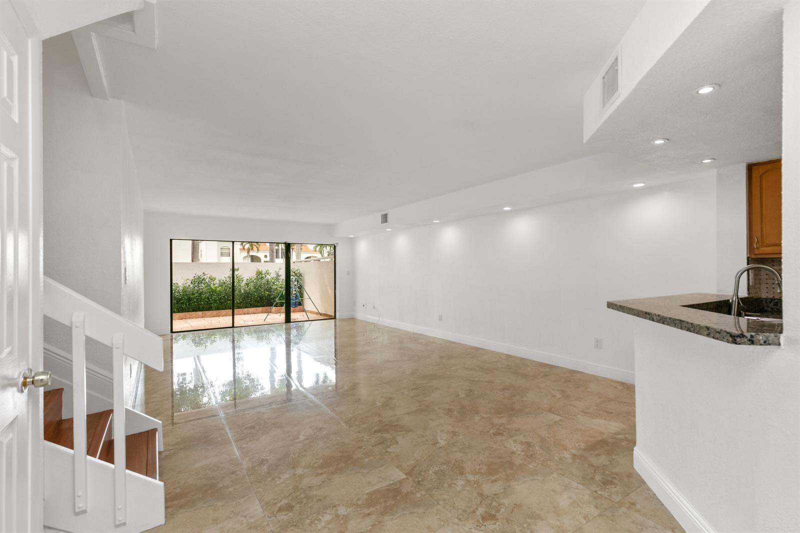 Photo of 3530 Magellan (3530), Aventura, Florida, 33180 - 2M8A5688