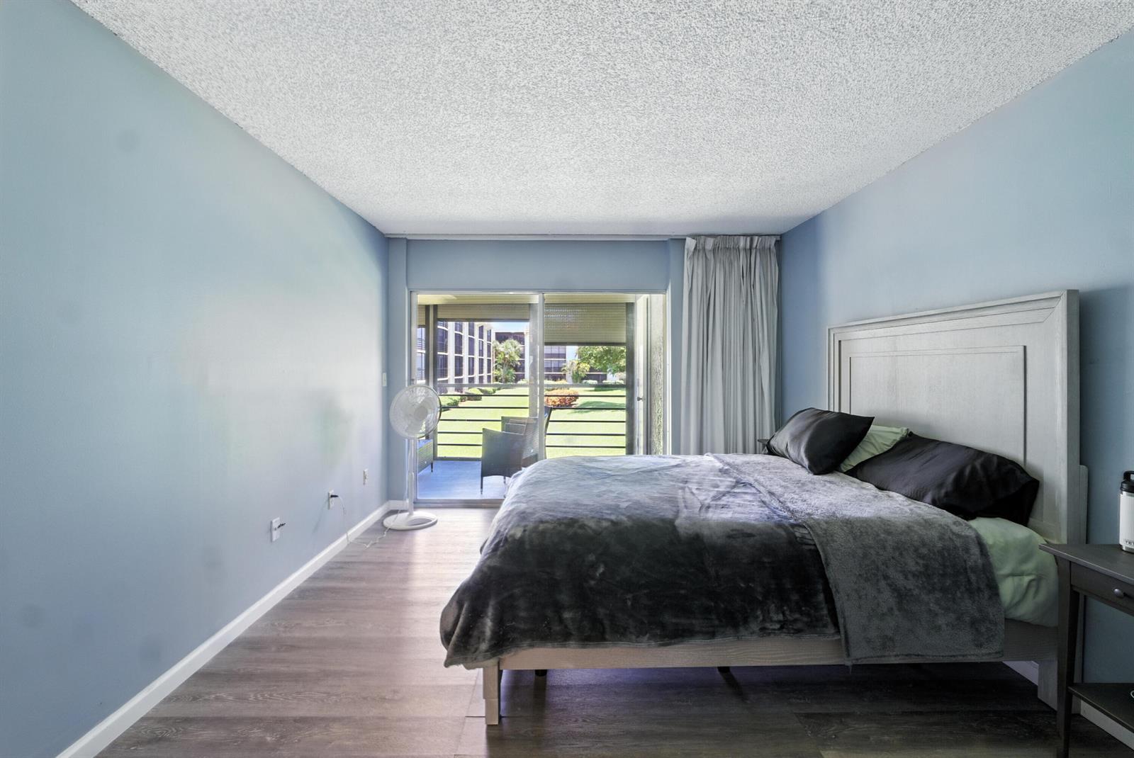 202 2 / 2 1160 sq. ft. $ 2026-06-20 0 Photo