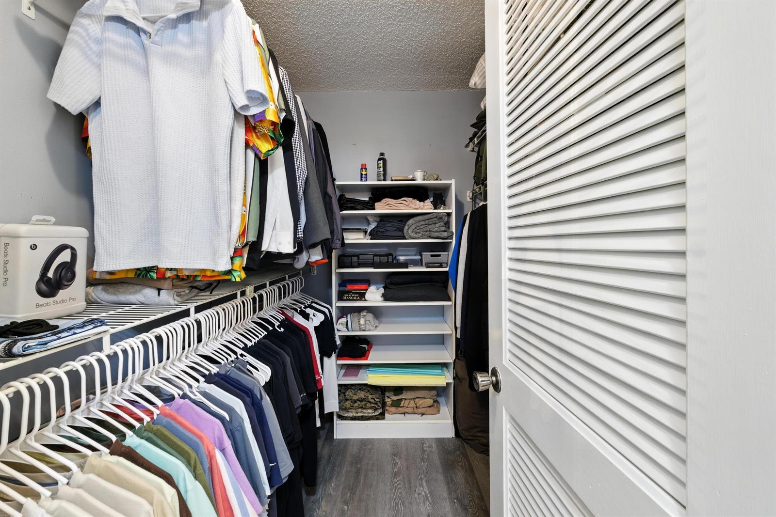 202 2 / 2 1160 sq. ft. $ 2026-06-20 0 Photo