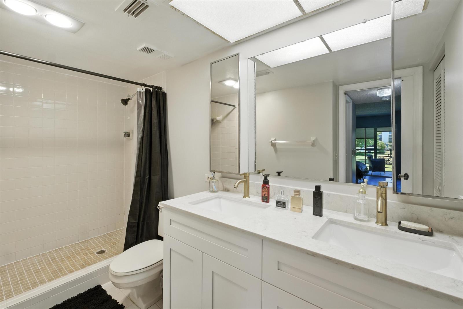 202 2 / 2 1160 sq. ft. $ 2026-06-20 0 Photo