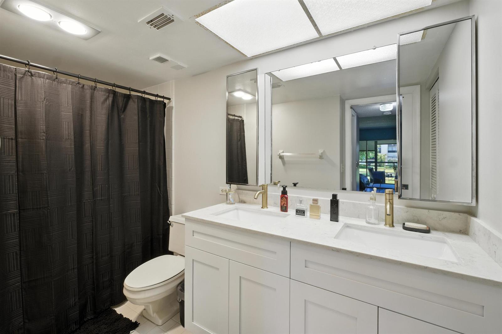 202 2 / 2 1160 sq. ft. $ 2026-06-20 0 Photo
