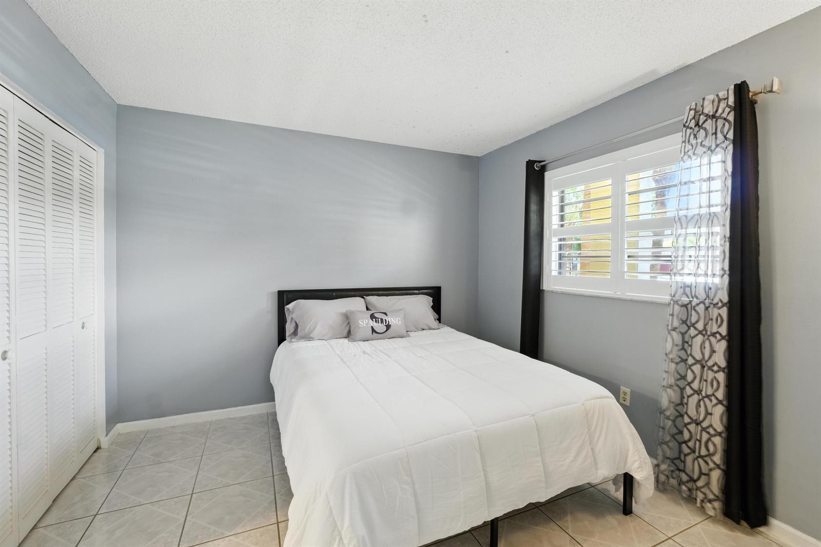 202 2 / 2 1160 sq. ft. $ 2026-06-20 0 Photo