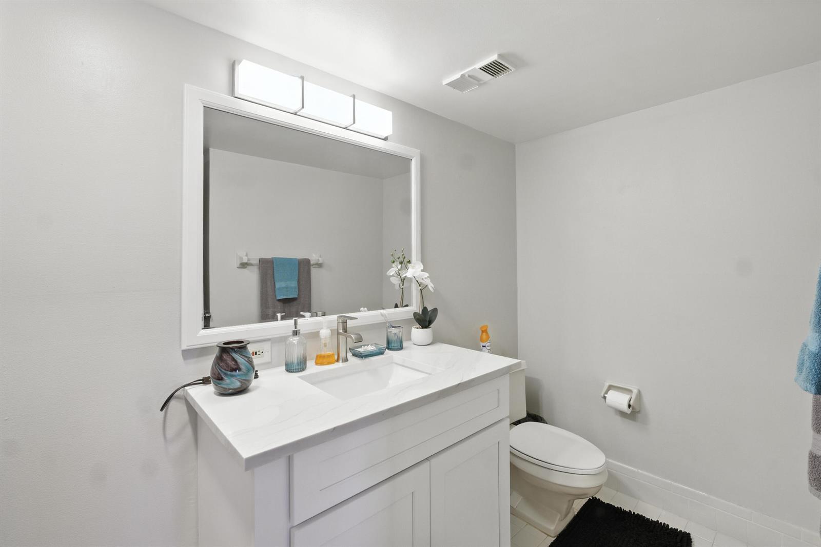 202 2 / 2 1160 sq. ft. $ 2026-06-20 0 Photo