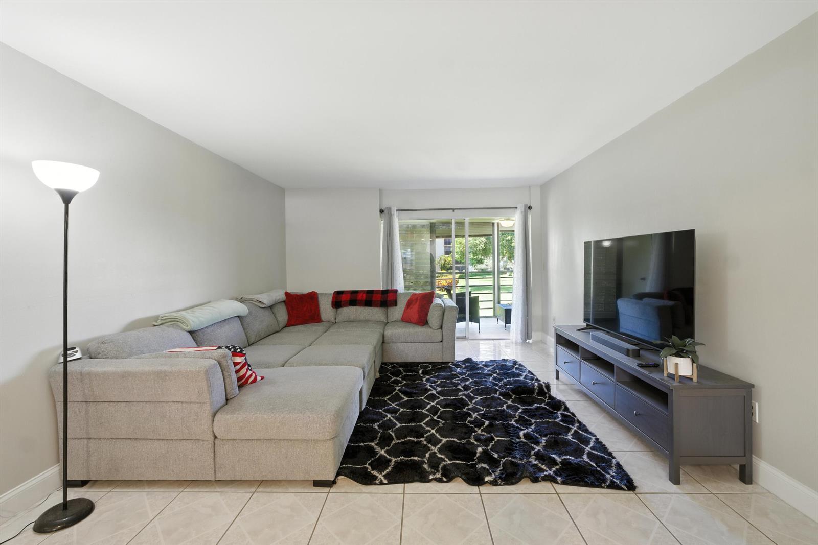 202 2 / 2 1160 sq. ft. $ 2026-06-20 0 Photo