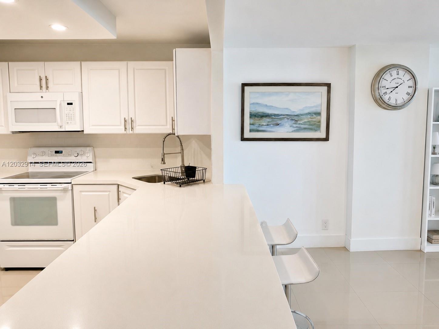 Photo of 1865 Ocean Dr  #8I, Hallandale Beach, Florida, 33009 - 