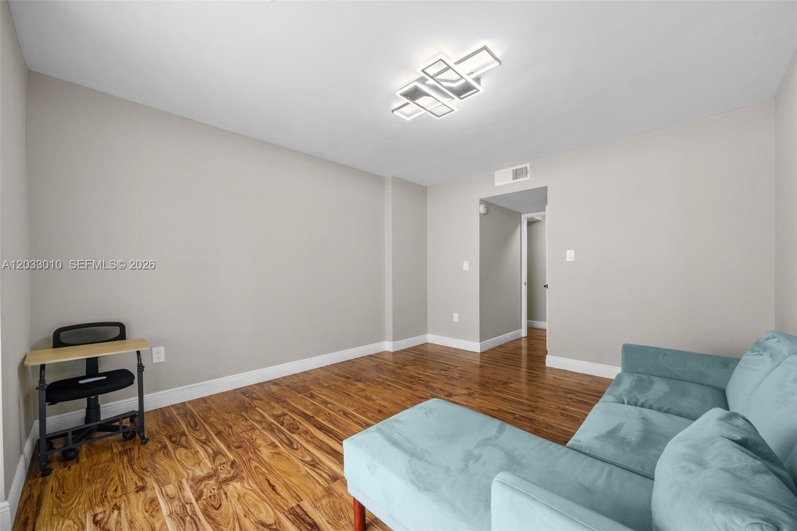 See details 302-1 2 / 2 1674 sq. ft. $ 2026-06-08 0 Photo
