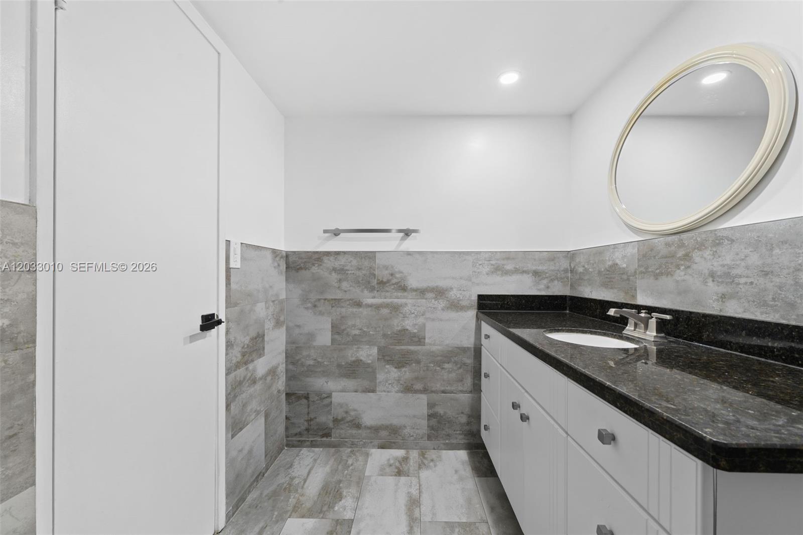 See details 302-1 2 / 2 1674 sq. ft. $ 2026-06-08 0 Photo