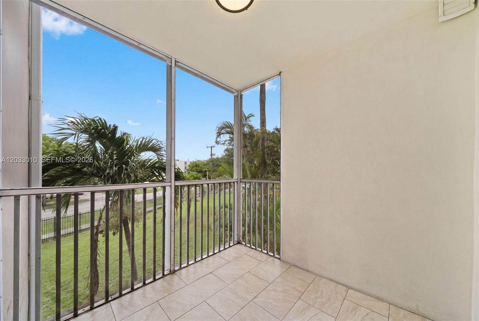 See details 302-1 2 / 2 1674 sq. ft. $ 2026-06-08 0 Photo