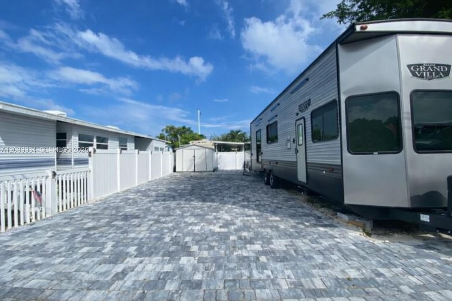 Ver detalles / sq. ft. $ 2026-06-08 0 foto