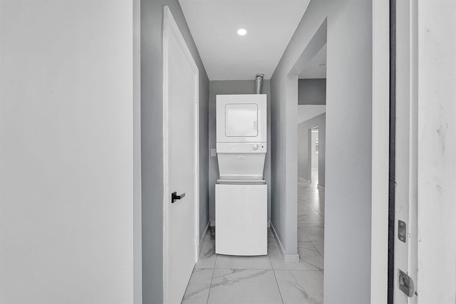   / 0 2218 sq. ft. $ 2026-06-08 0 foto