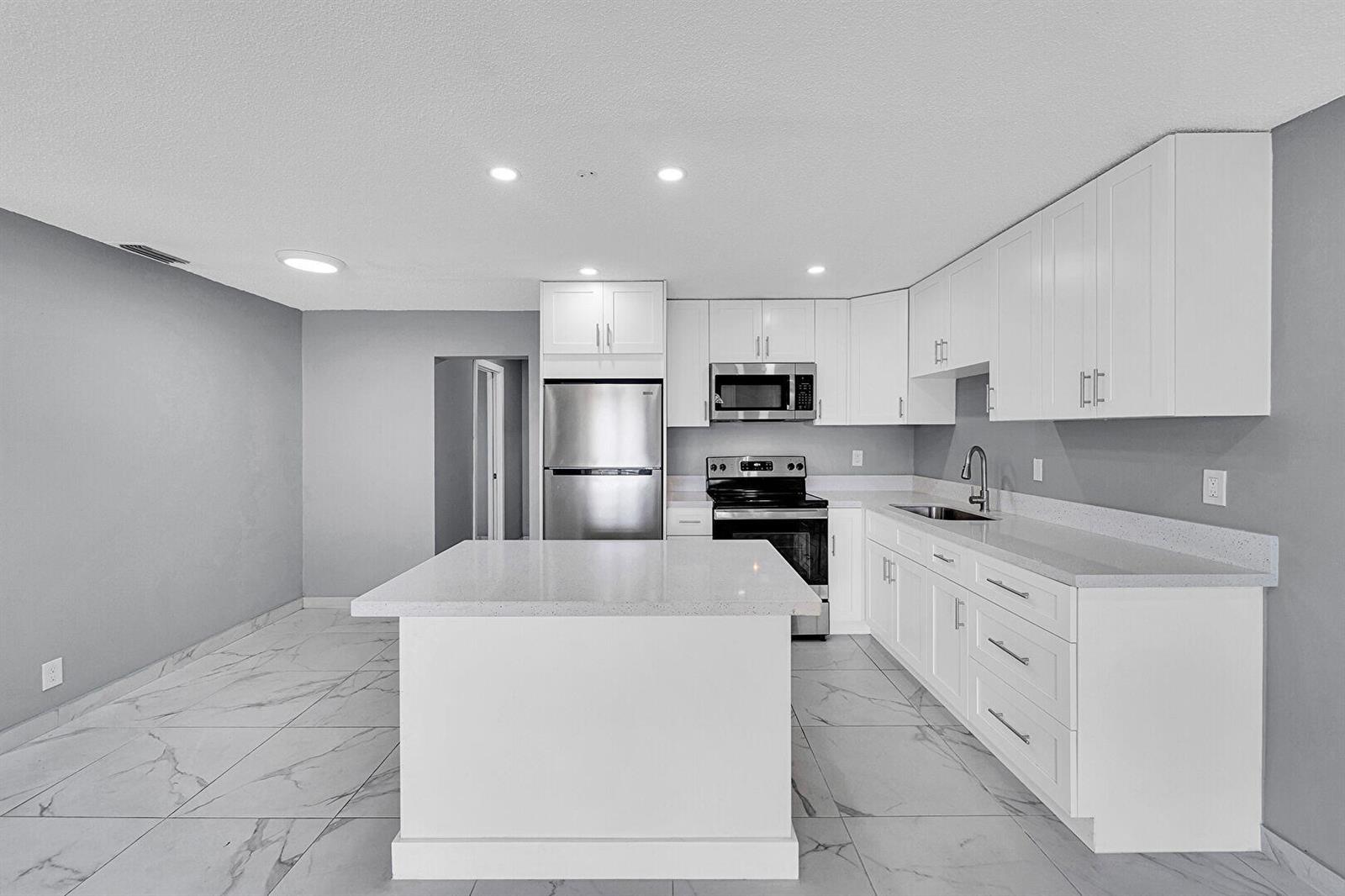   / 0 2218 sq. ft. $ 2026-06-08 0 foto
