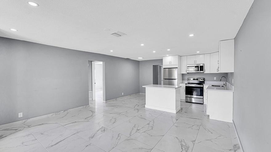   / 0 2218 sq. ft. $ 2026-06-08 0 foto