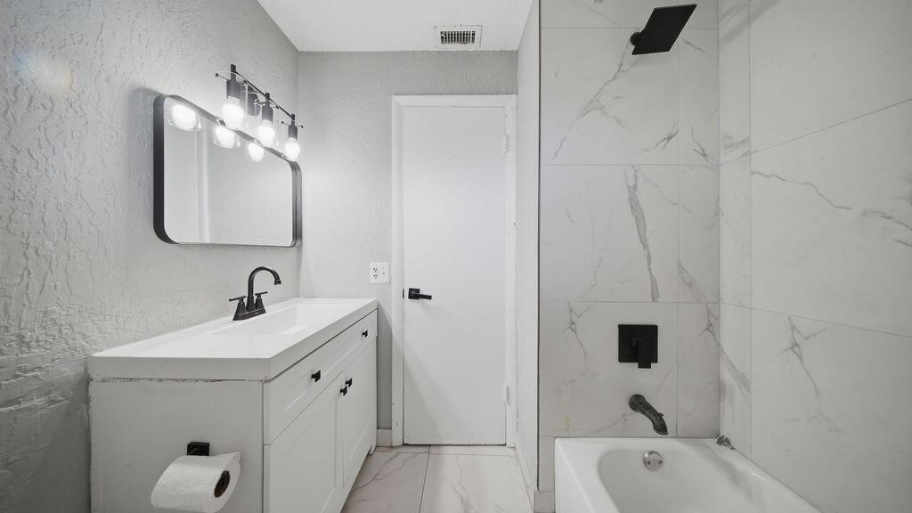   / 0 2218 sq. ft. $ 2026-06-08 0 foto