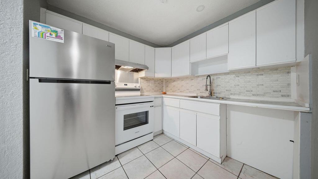   / 0 2218 sq. ft. $ 2026-06-08 0 foto