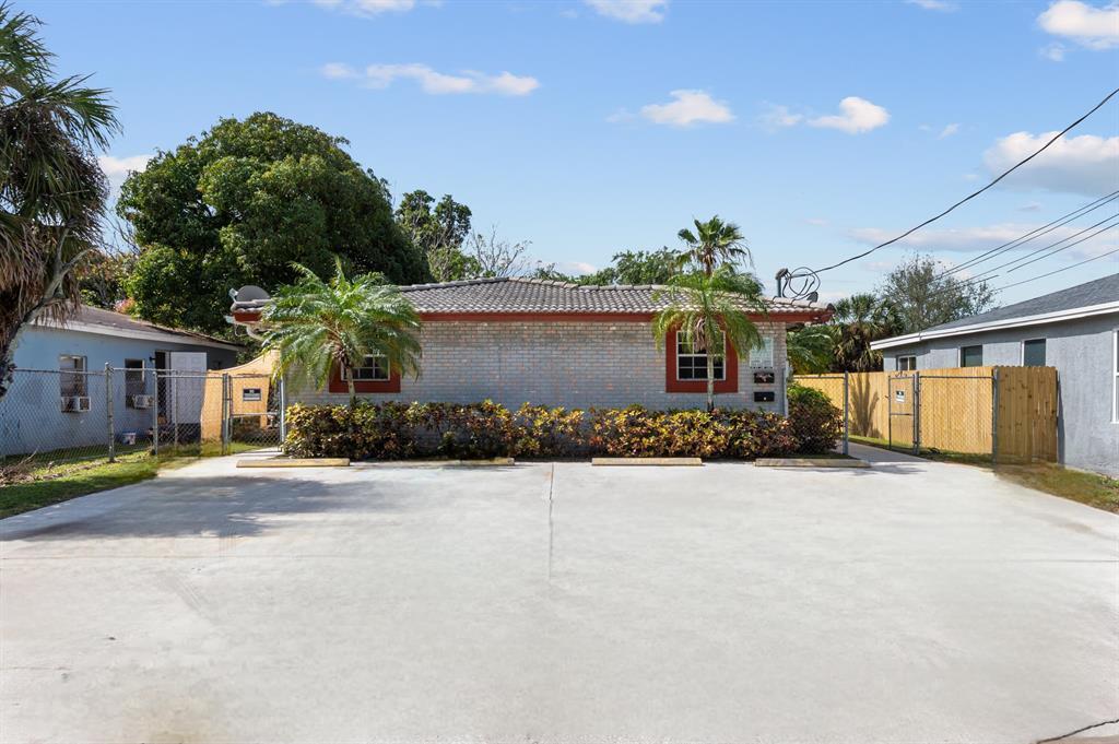   / 0 2412 sq. ft. $ 2026-06-21 0 foto