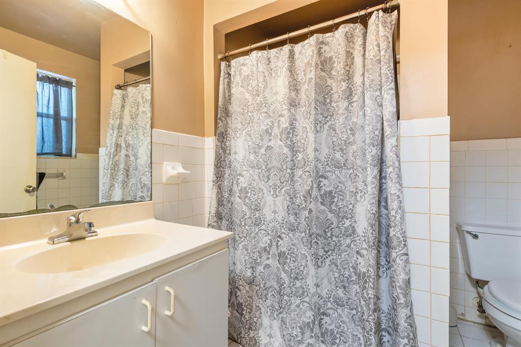   / 0 2412 sq. ft. $ 2026-06-21 0 foto