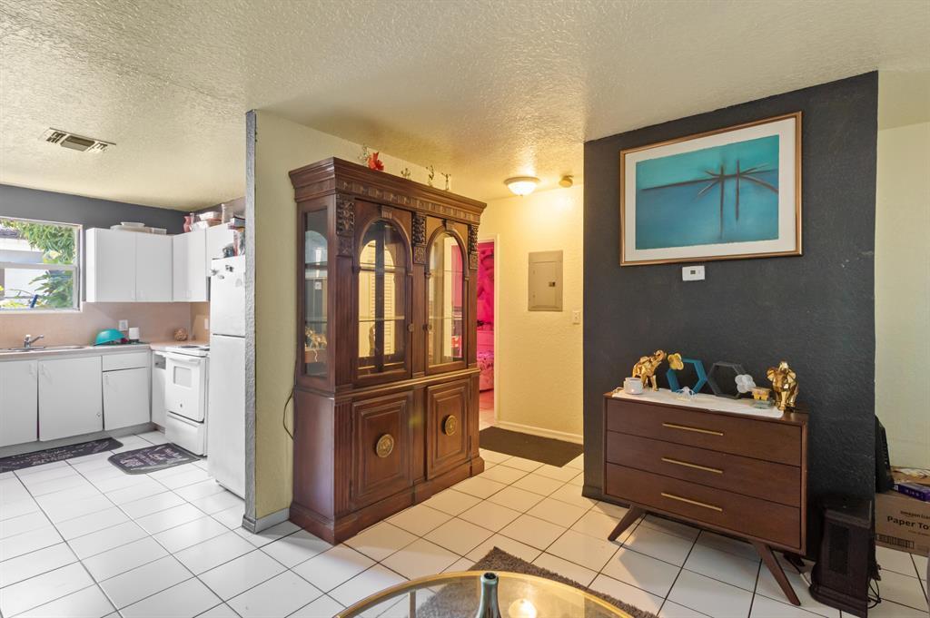   / 0 2412 sq. ft. $ 2026-06-21 0 foto