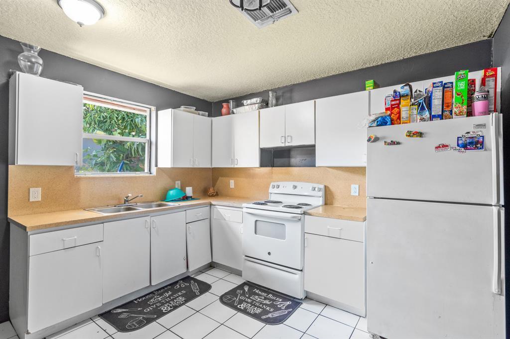   / 0 2412 sq. ft. $ 2026-06-21 0 foto