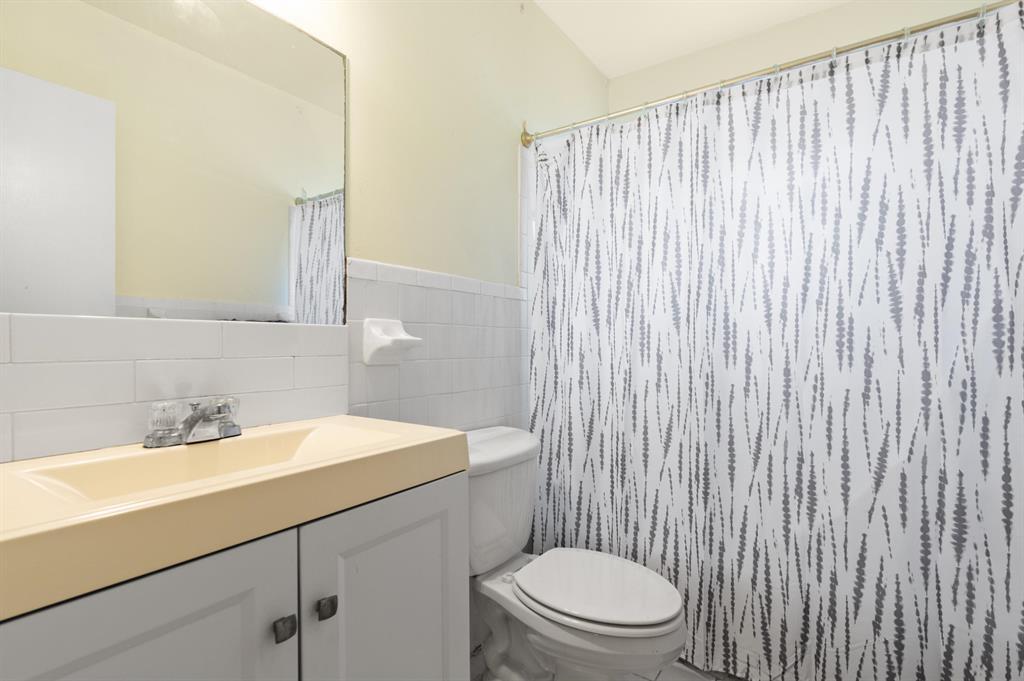   / 0 2412 sq. ft. $ 2026-06-21 0 foto