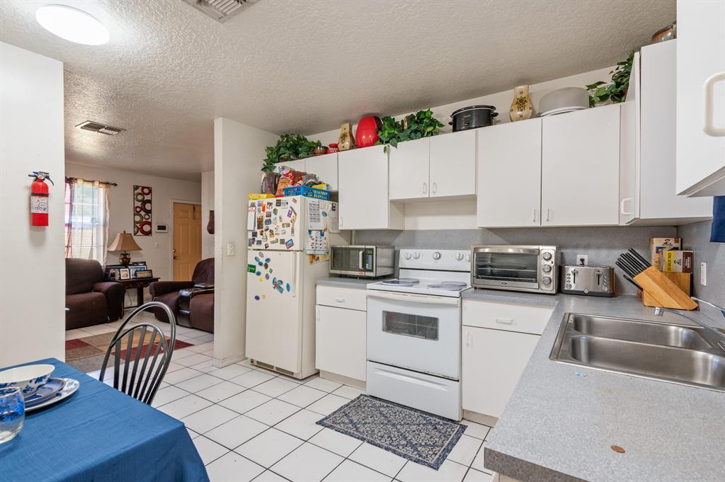   / 0 2412 sq. ft. $ 2026-06-21 0 foto