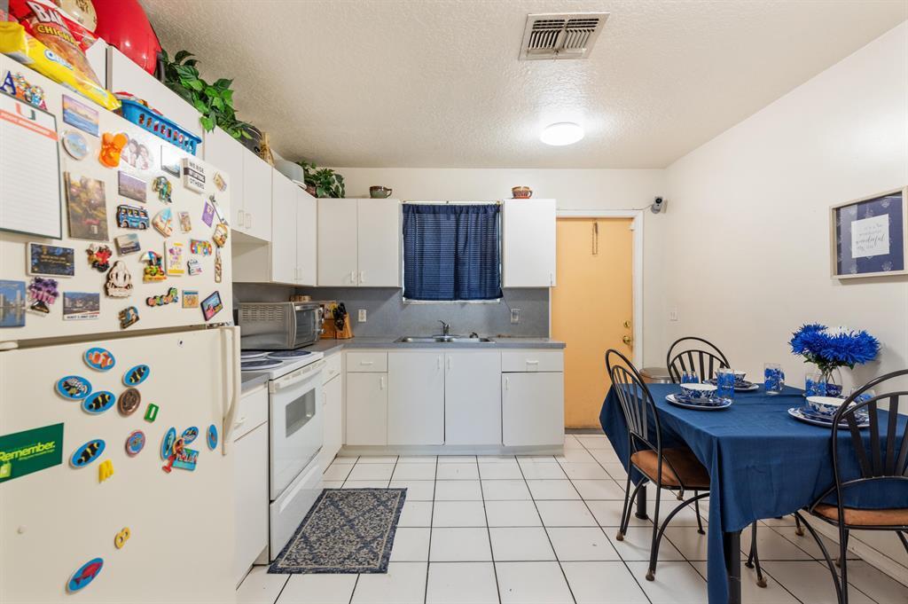   / 0 2412 sq. ft. $ 2026-06-21 0 foto