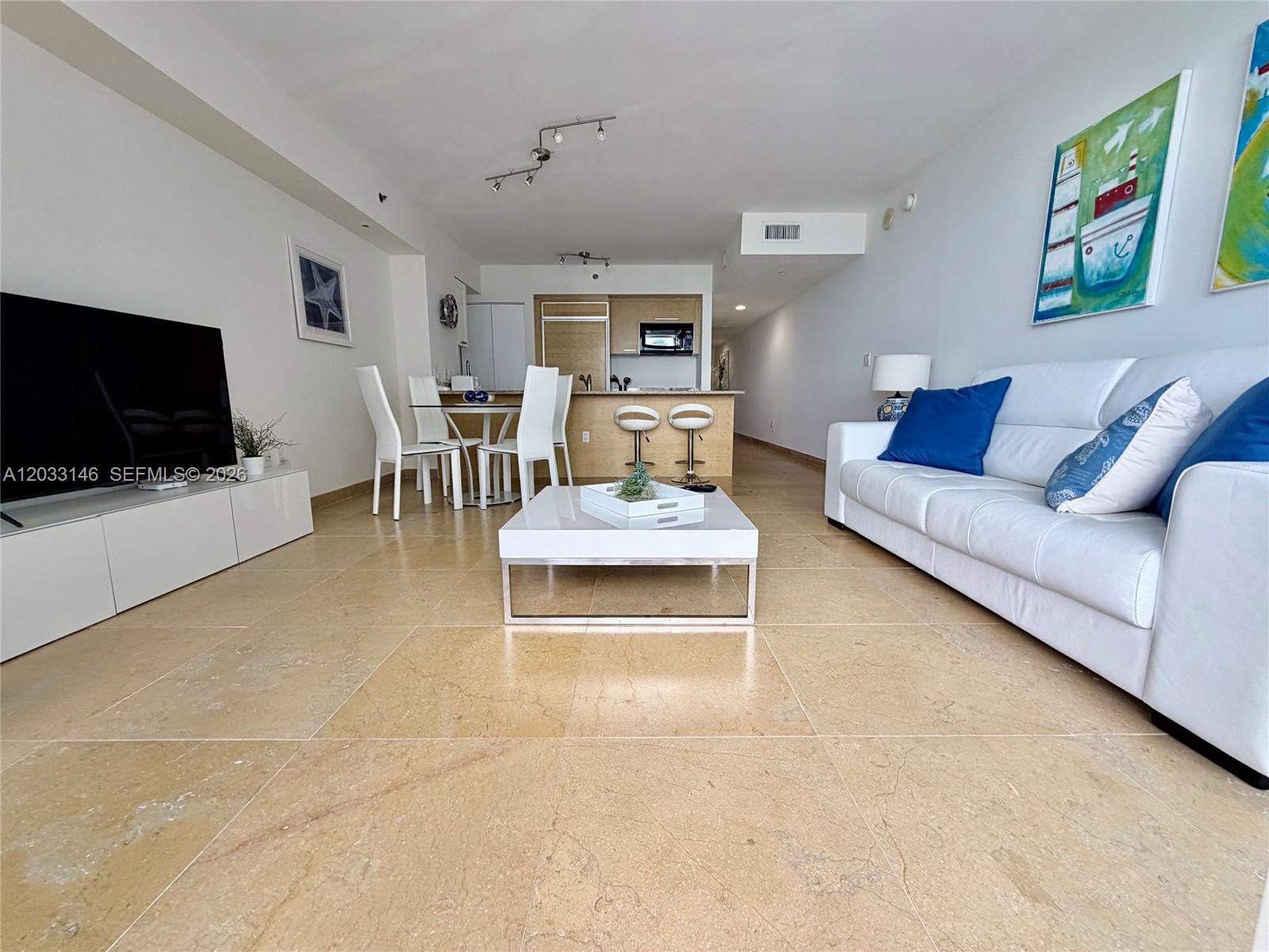2412 1 / 1 844 sq. ft. $ 2026-06-08 0 Photo