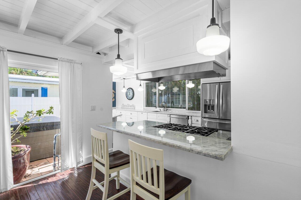   / 0 1233 sq. ft. $ 2026-06-18 0 foto