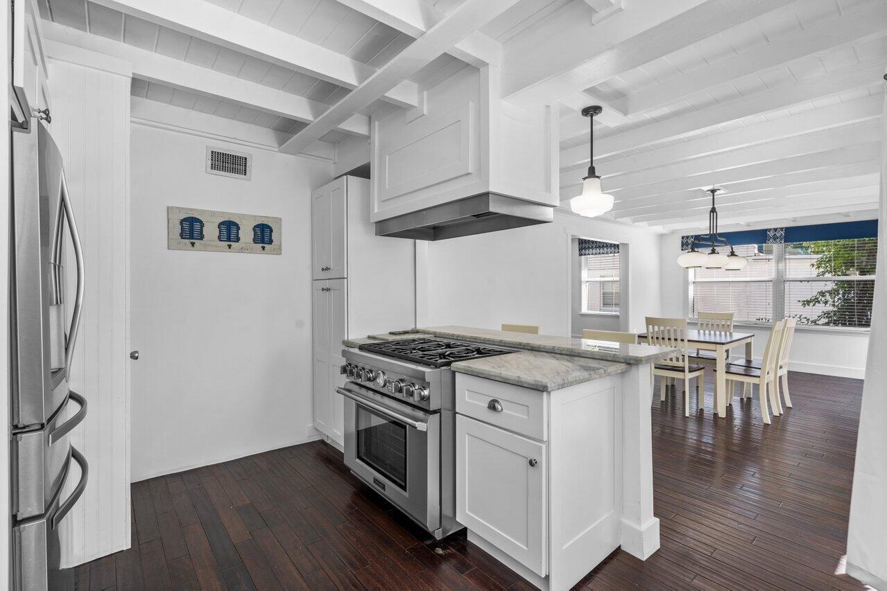   / 0 1233 sq. ft. $ 2026-06-18 0 foto