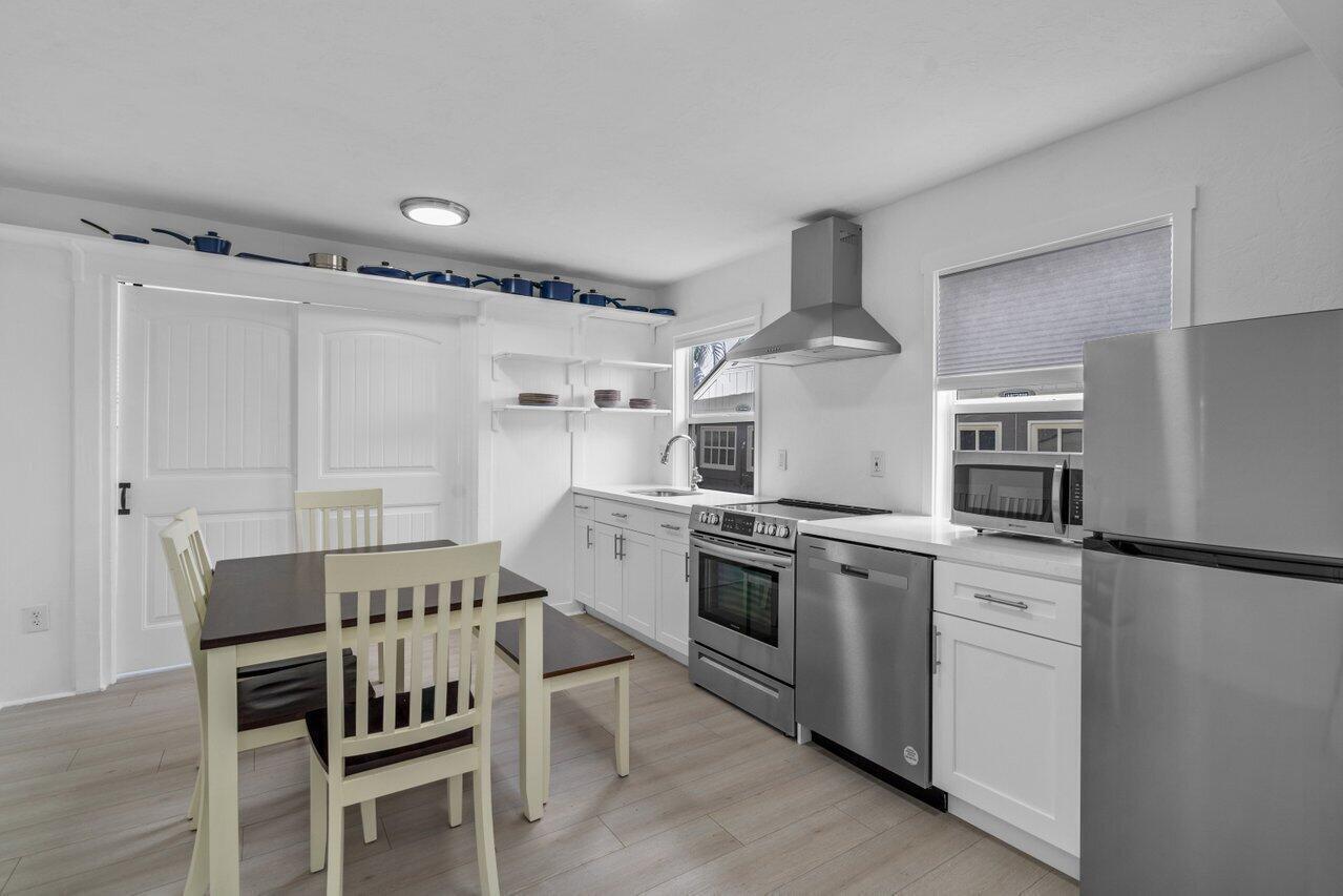   / 0 1233 sq. ft. $ 2026-06-18 0 foto