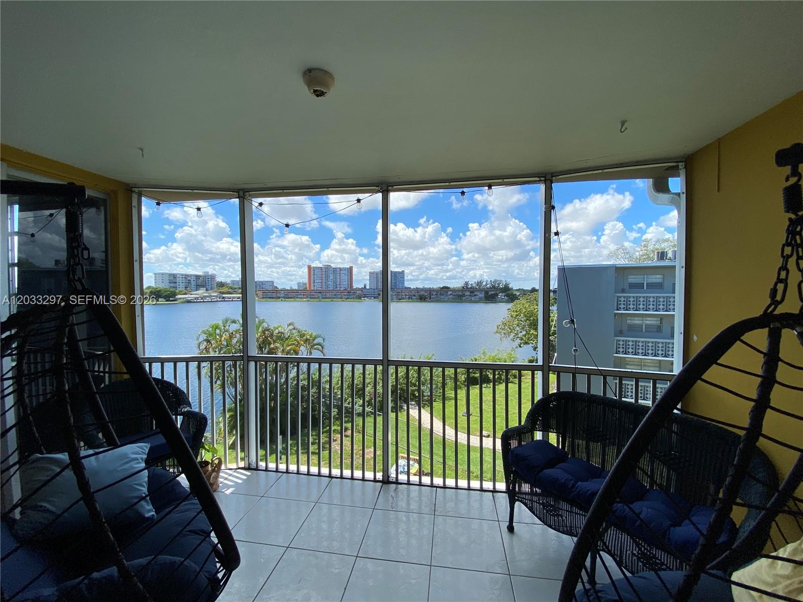 Ver detalles 413-1 2 / 2 1315 sq. ft. $ 2026-06-08 0 foto