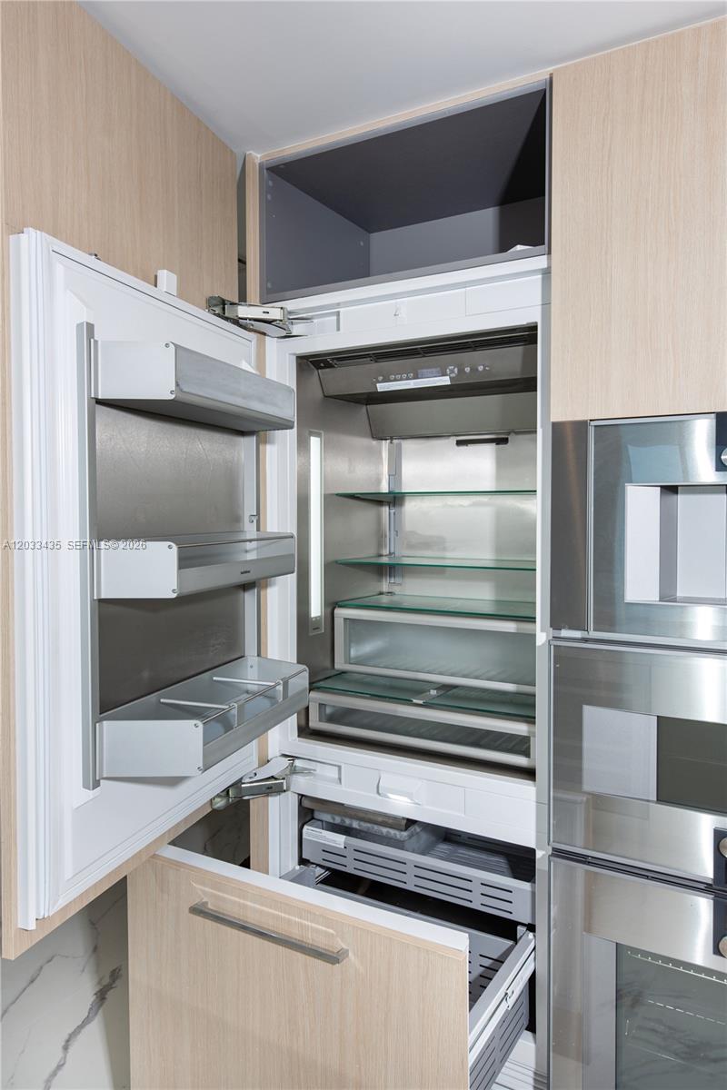 1403 2 / 3 1447 sq. ft. $ 2026-06-08 0 foto