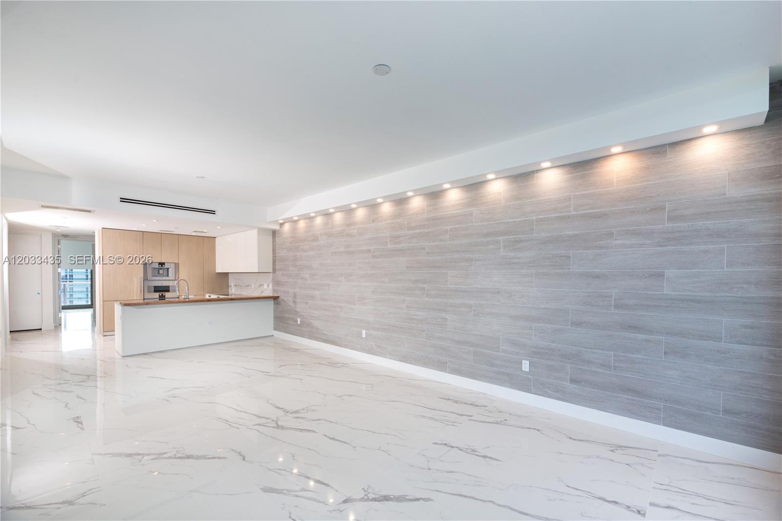 1403 2 / 3 1447 sq. ft. $ 2026-06-08 0 foto