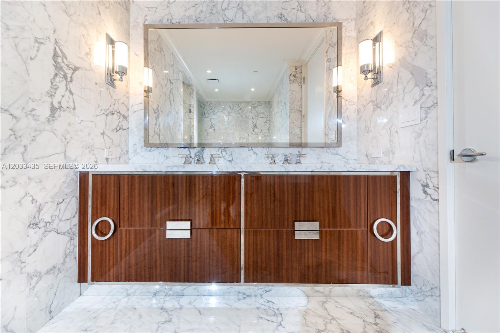 1403 2 / 3 1447 sq. ft. $ 2026-06-08 0 foto
