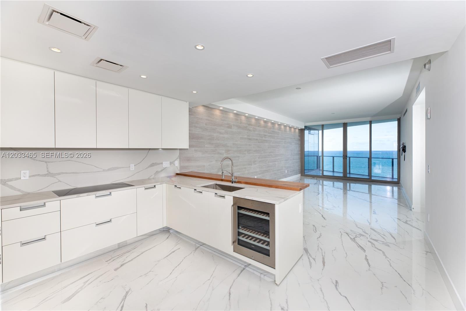 1403 2 / 3 1447 sq. ft. $ 2026-06-08 0 Photo