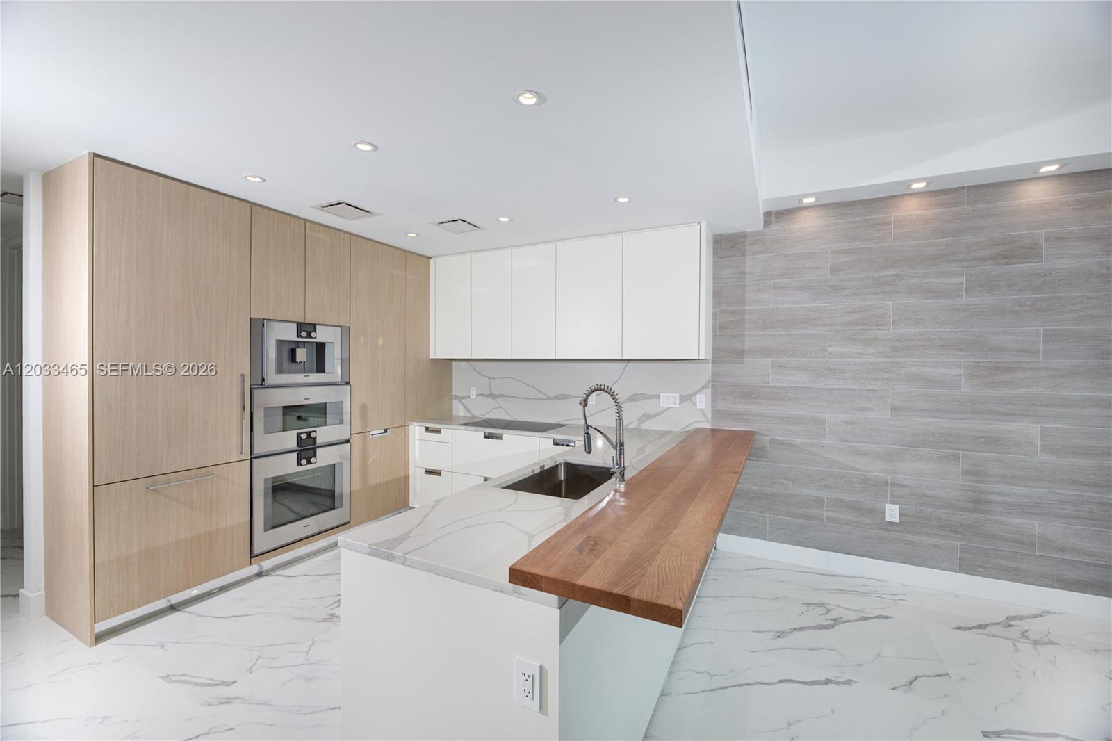 1403 2 / 3 1447 sq. ft. $ 2026-06-08 0 Photo