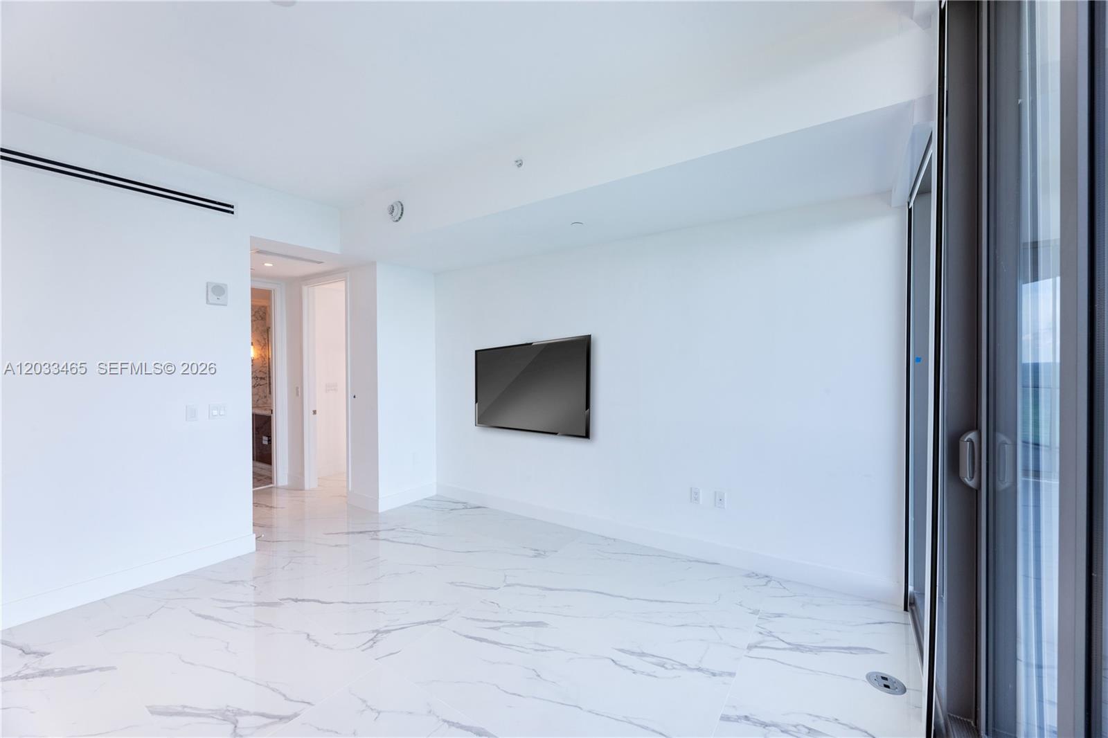 1403 2 / 3 1447 sq. ft. $ 2026-06-08 0 Photo