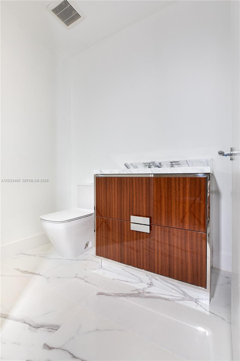1403 2 / 3 1447 sq. ft. $ 2026-06-08 0 Photo